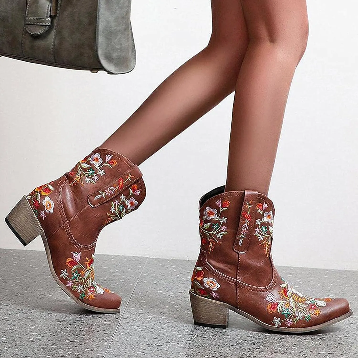 Cowboy Boots for Women Vintage Western Cowgirl Boots Chunky Heel Pull on Flower Embroidered Square Toe Short Boots