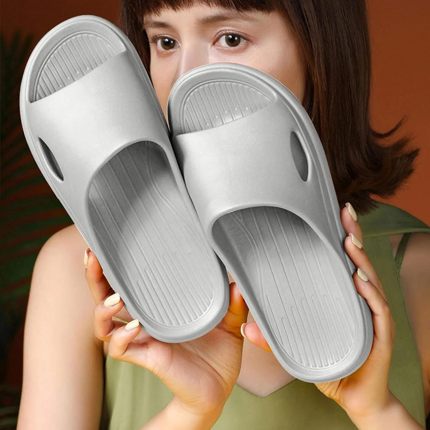 Slippers for Women and Men Non Slip Quick Drying Shower Slides Bathroom Sandals Men's Memory Foam Slippers Fleece